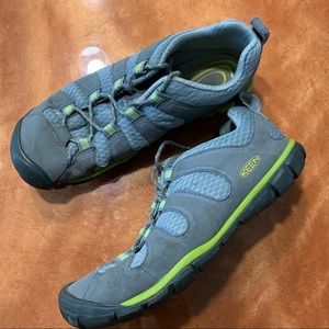 Keen Haven CNX Cross training Shoe Gray Green size 7.5